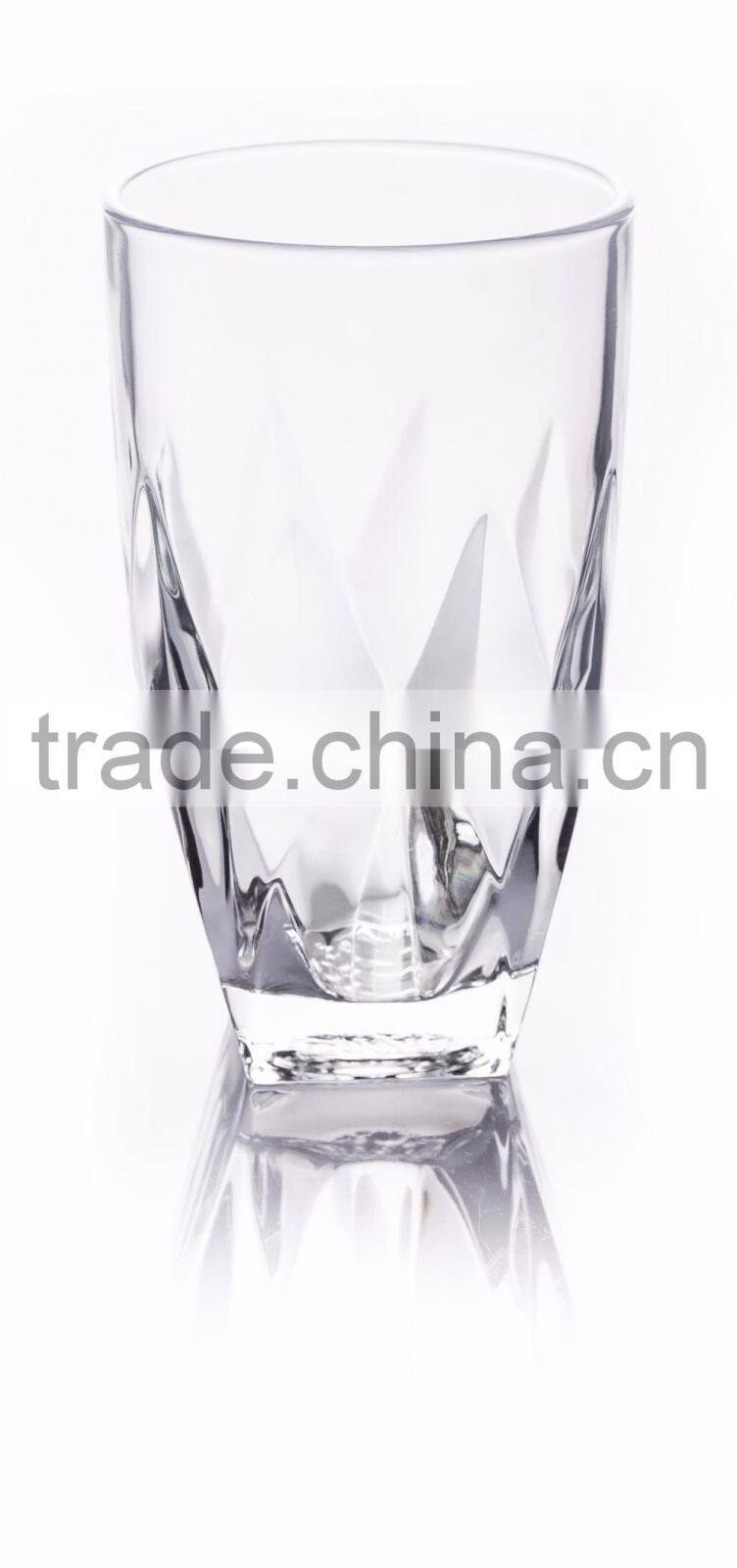 clear glass cup with machine made lotus pattern for drinking