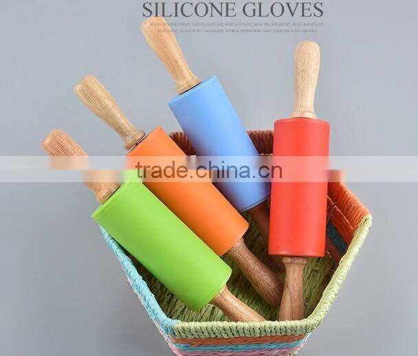 CY133 wooden handle colorful silicone rubber rolling pins Kitchen bakeware tools