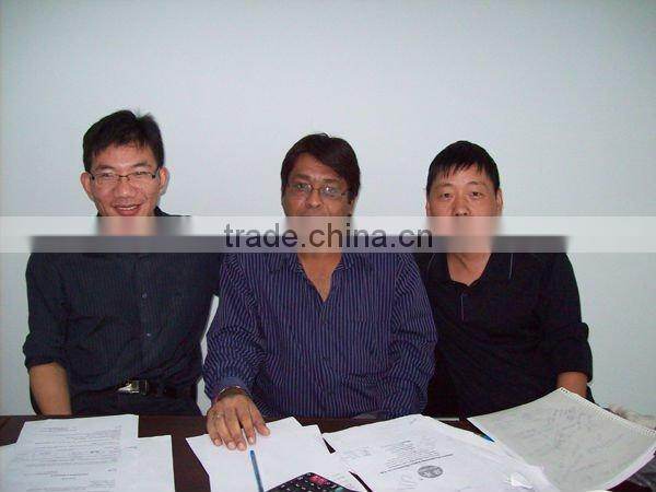 Hot! hydraulic scrap tyres cutting machine for pyrolysis