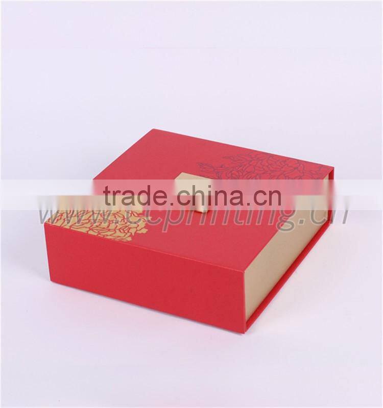 2016 Custom Rigid Magnetic Closure Gift Box Wholesale