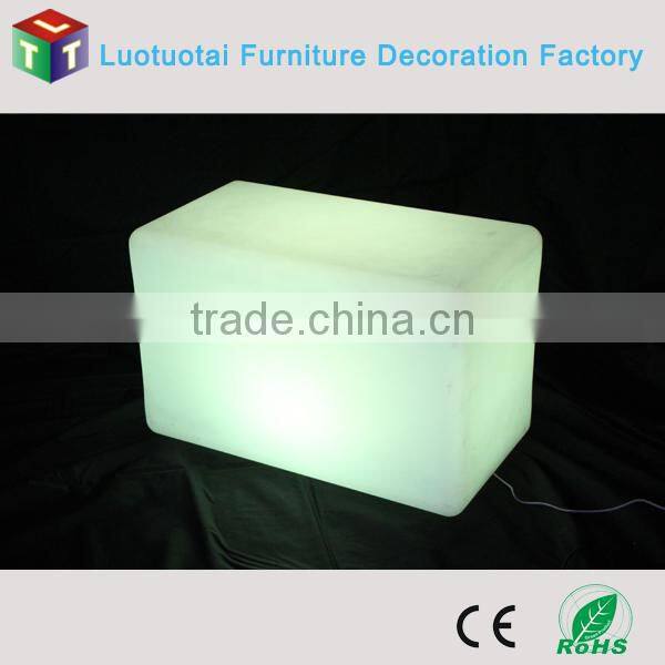 Remote control RGBW color change Illuminated led long cube