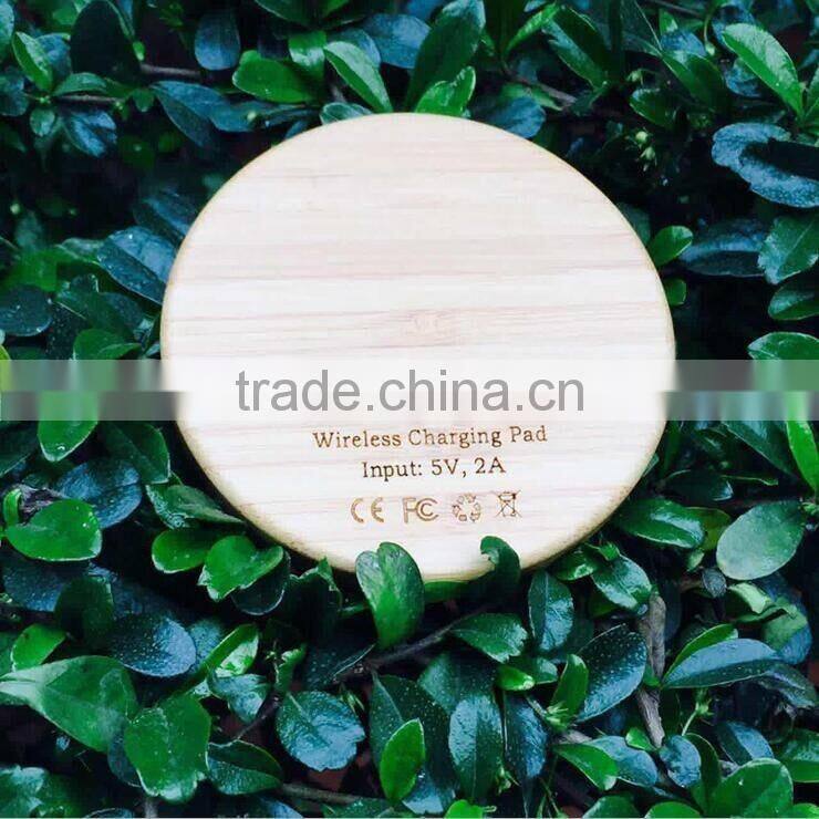 Creative Bamboo Wooden Wireless Charging Pad For Smart Mobile Phones Universal QI Wireless Charging Pad For Wholesale