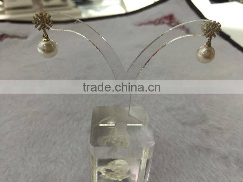 White 8-8.5mm Akoya Pearl Earrings