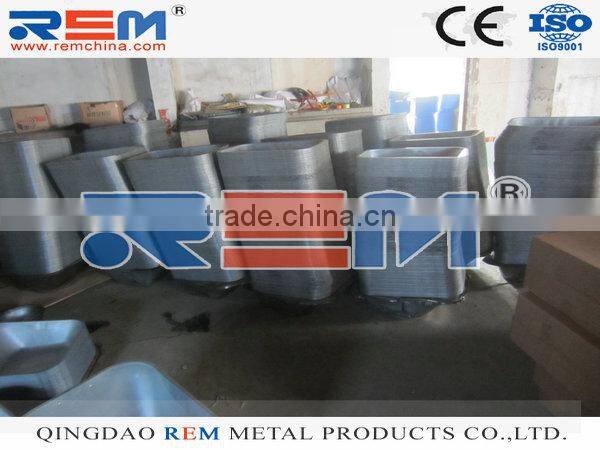 building gardening wheel barrow