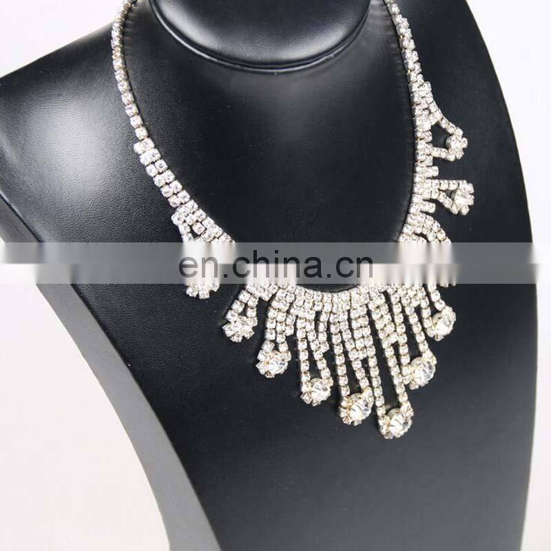 Hot Sale Black Volor Mannequin Shape Pu Leather Jewelry Display Stand Showcase Necklace Pendant Bust Displays Holder For Counter