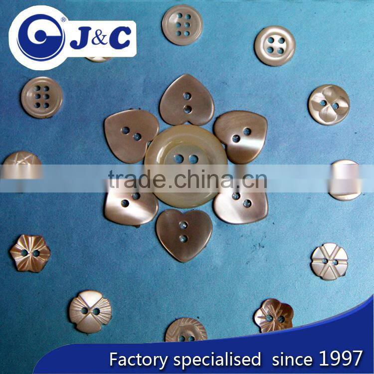 manufacture white mother of pearl shell buttons,MOP shell buttons,flower shape MOP shell buttons