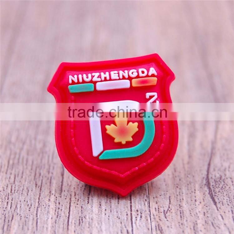 Private indonesia red shield shape pvc label for suitcase flannel shirt