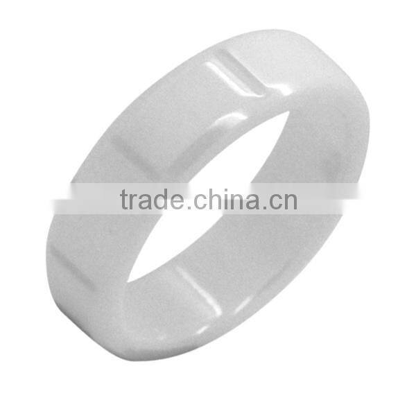 Fashion white ceramic ring with grooves