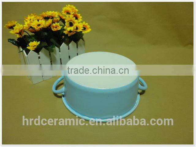 2014 wholesale with two handle colored ceramic bakeware