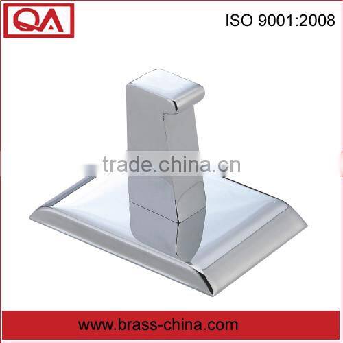 Wall clothes peg with hooks
