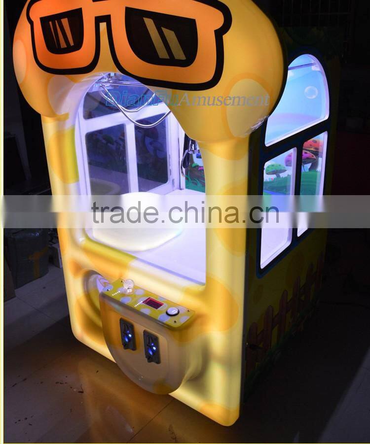 2015 new prize claw crane machine mushroom /coin operated plush mini candy toy doll vending crane machine for sale