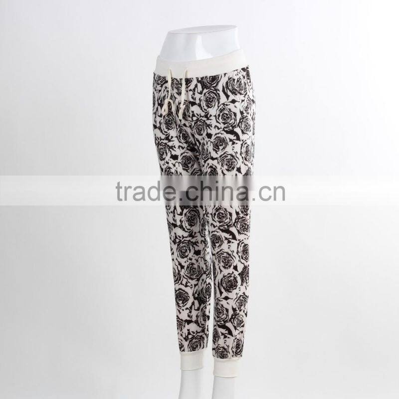 F5W30163 Women Contrast Waistband Floral Knit Trousers