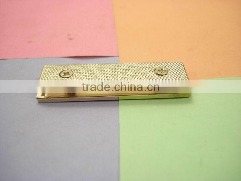 wholesale light gold metal decorative bag hanger for leather f-106