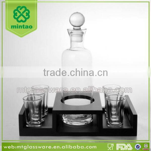 Bar Use Liquor Glass Set include the Wine Decanter and shot glass with wooden tray