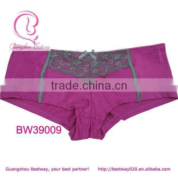 School girls wearing fasshion sport boyshorts