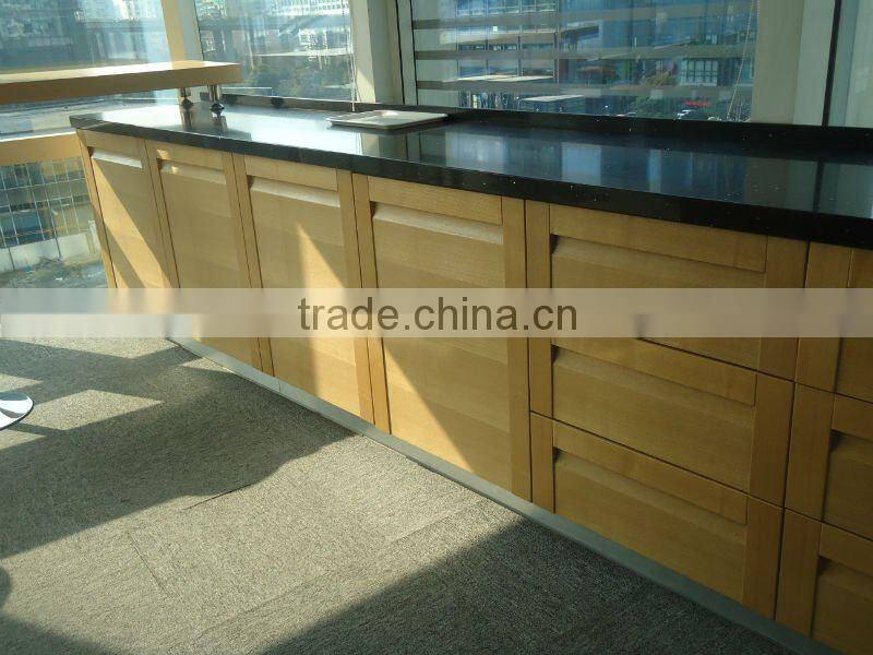 Timber veneer kitchen cabinet handle free design