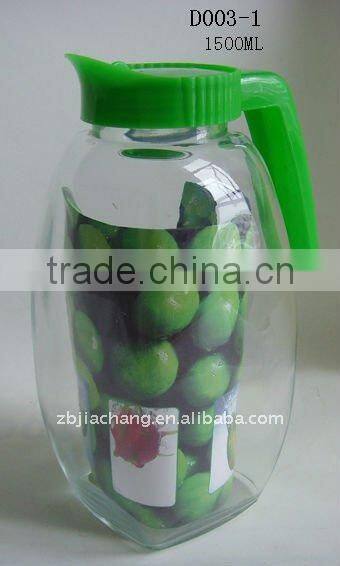 square glass beverage jar with plastic lid