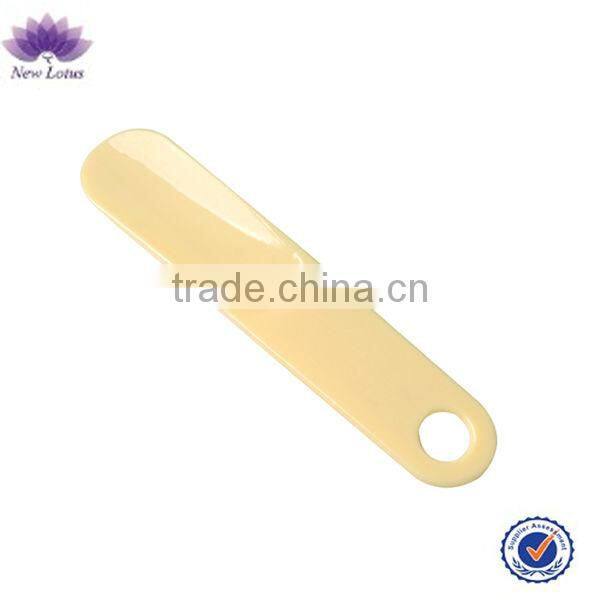 custom design small sized shoe horn for hotel dispoable use