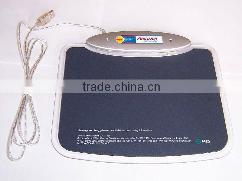 Multifunctional Computer Notebook 4 Ports USB Hub High Speed Blue LED Light 3 in 1 Mouse Pad