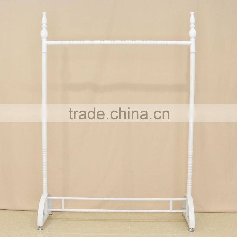 QD-F154 Elegant metal floor standing clothes exhibition display rack
