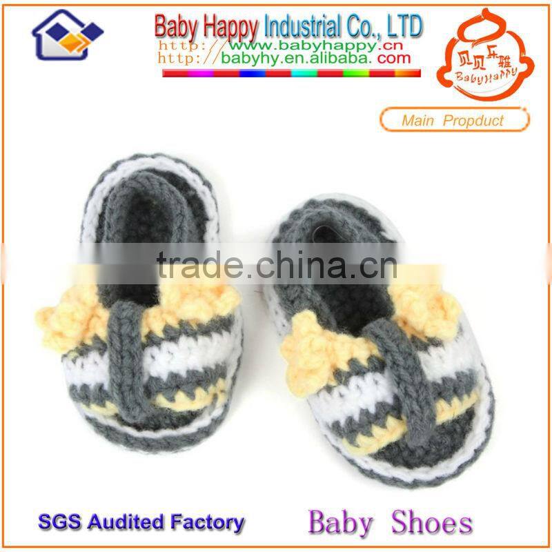 Nice design wool knitted baby winter boots