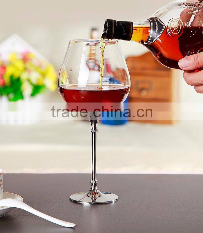 Glassware Manufacturer Handmade cheap wine glass goblet with multi-turn drill wendding shopping