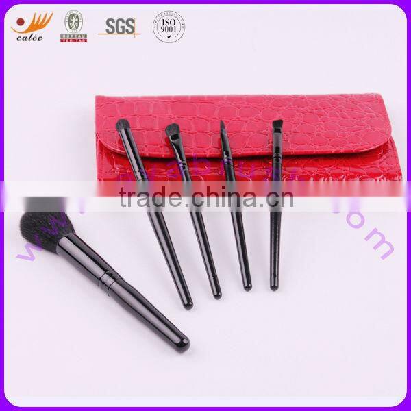Gift and Portable Makeup Brush Set for beauty girls with red bag