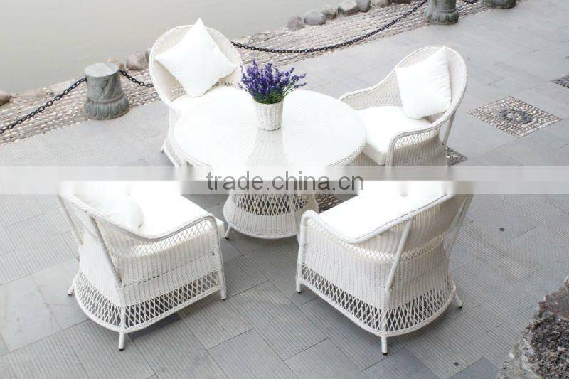 Supply outdoor recreational cane makes up the table