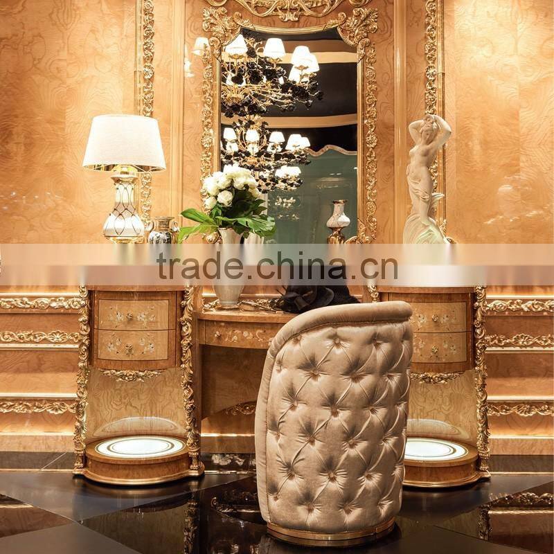 Momoda super fancy luxuious antique solid wood Italian Baroque elegant European style french full set matched golden bedroom set