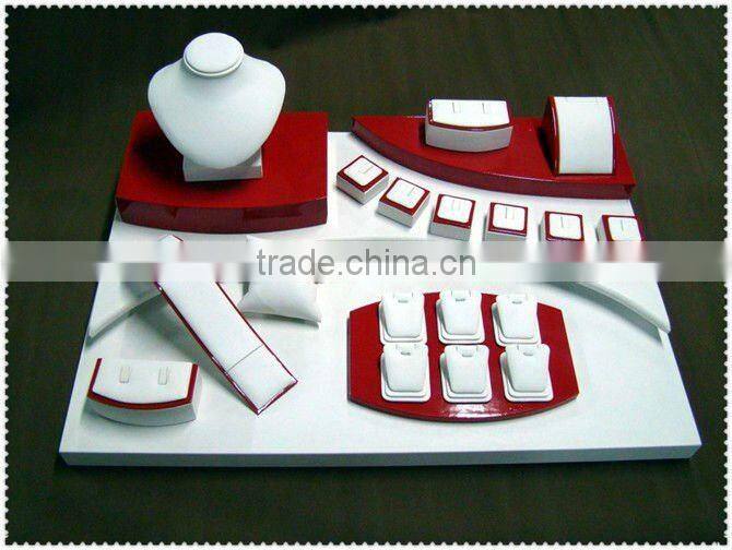 window leather jewelry display set