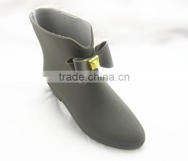 Stylish Multicolor Rain Boots For Women