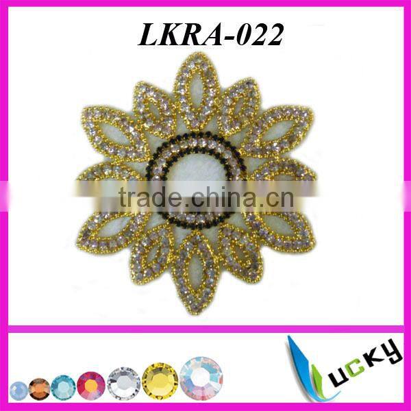 2014 New Design rhinestone flower shape applique Handmade Welding crystal trim for bridal clothing set