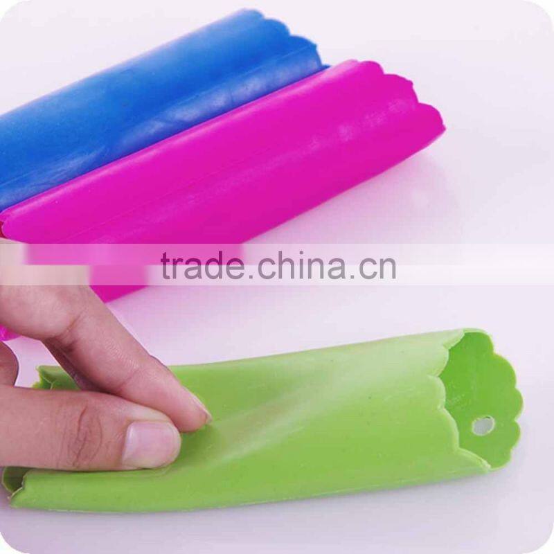 Creative kitchen utensils silicone garlic peeler