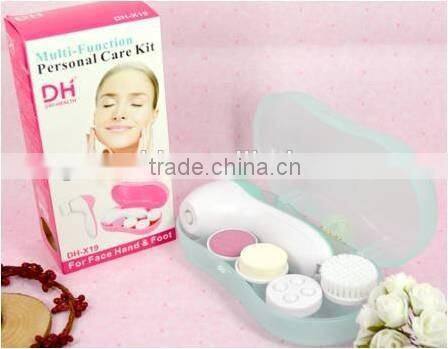 Personal sonic facial cleansing brush