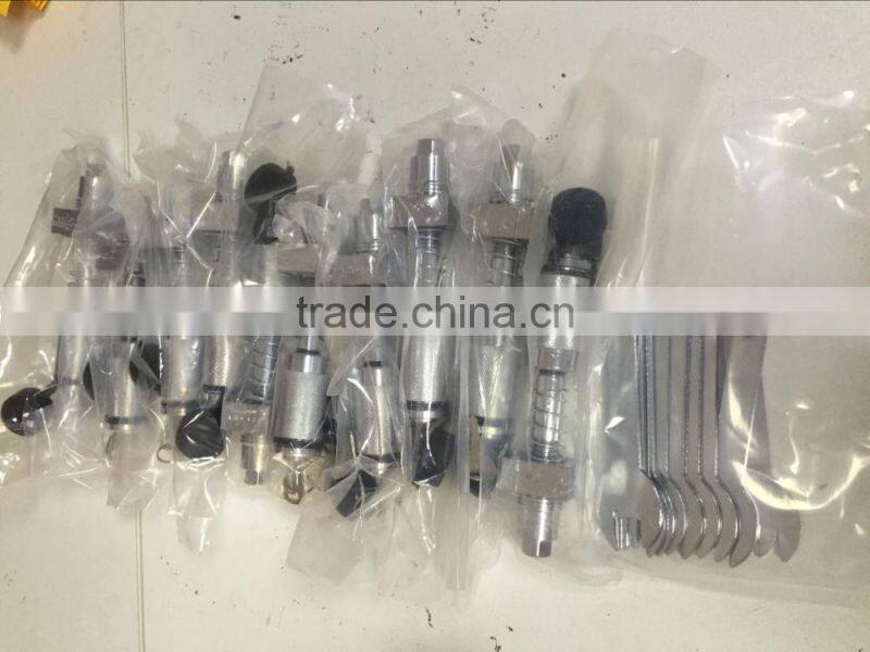 Anti Rattle Hitch Lock