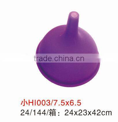 Silicone Kitchen Gadget / Silicone Funnel Silicone Filler