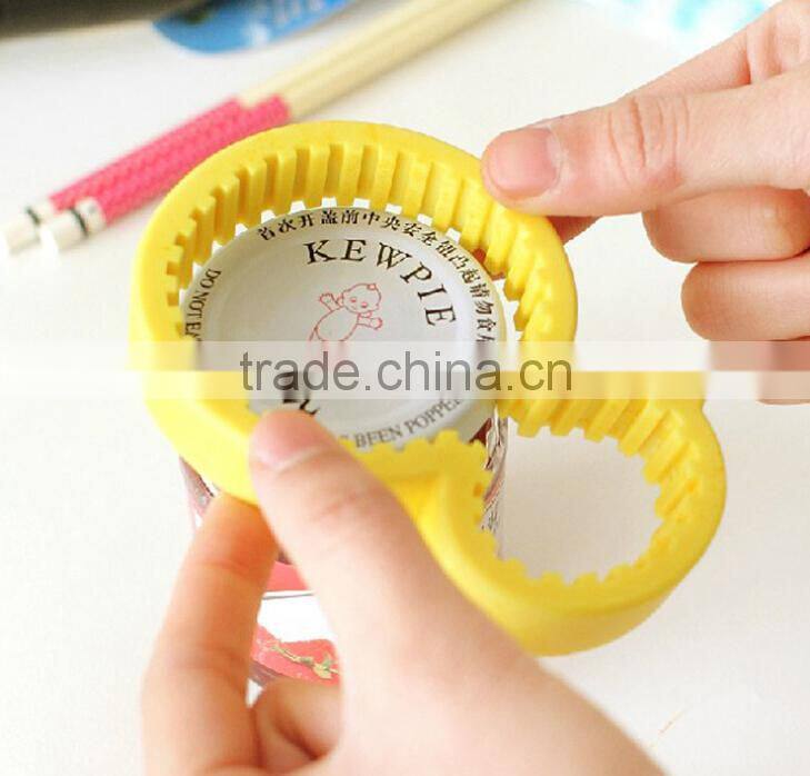 Creative Anti-skid Screw Cap Bottle Opener/Cheap Gift Beer Bottle Opener