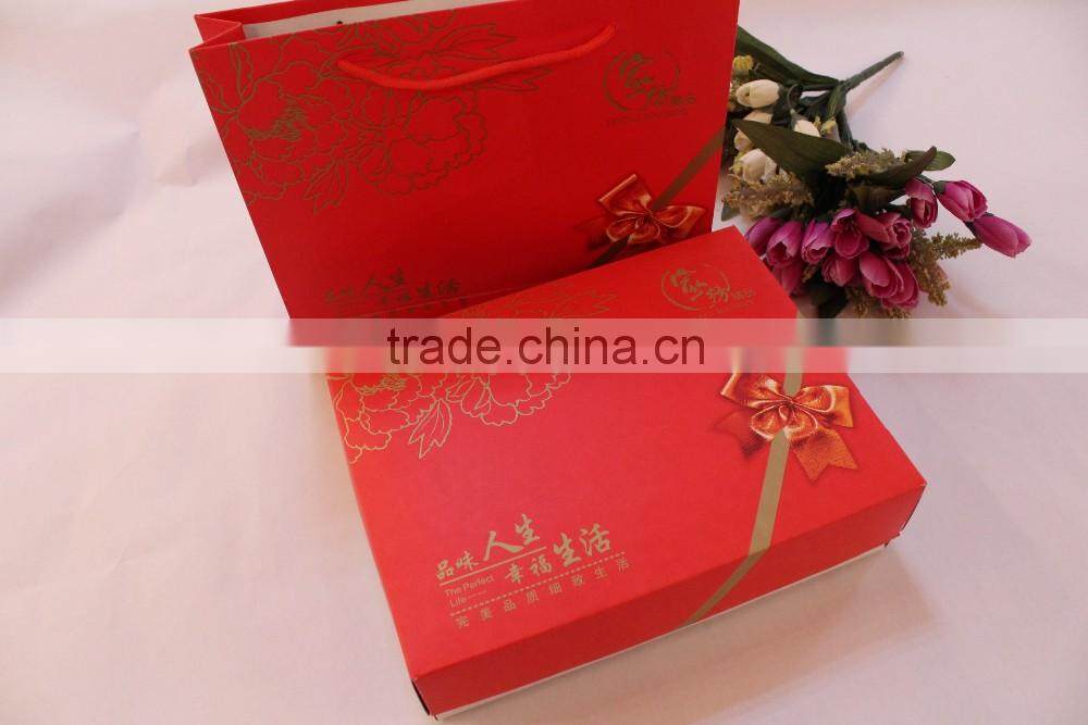 two towels in a gift box ,soft water absorption couples towels