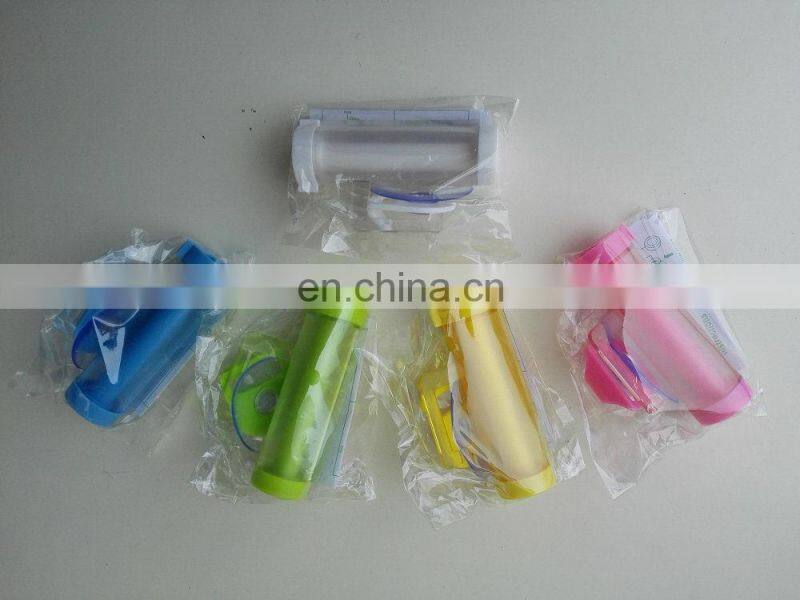 Manual Dispenser Rolling Squeezer Toothpaste Dispenser Tube Sucker Holder Bathroom Accessories