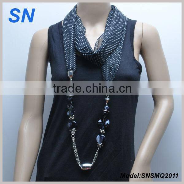 Beads chain pendant scarf color texture design scarf