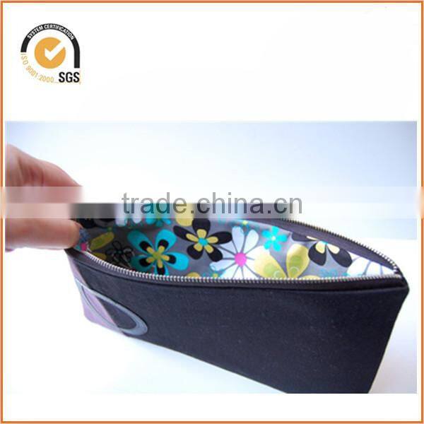 Triangles and Flower Print Print Cotton Canvas Mini Wallet / Zipper Pouch / Repurposed Leather By Chiqun Dongguan CQ-H02015