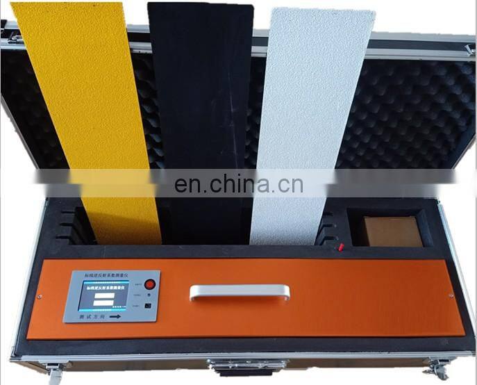 Pavement marking retroreflectometer for road marking