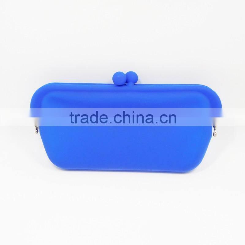 Cheap Fashinalbe Silicone Wallet with Stud