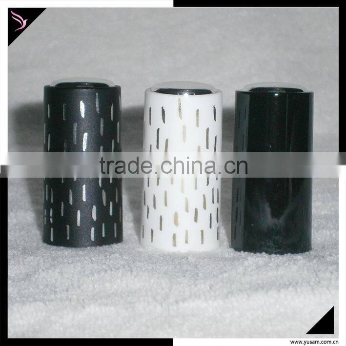 Classy colorful Plastic nail polish bottle screw caps with Color coating