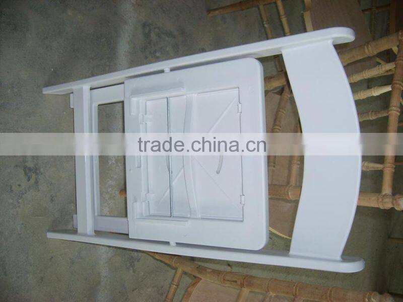 Hot Sale Padded Resin Folding Chair / Cheap Plastic Folding Chair
