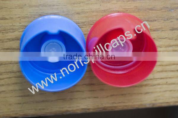 Bottle cap with soft liner