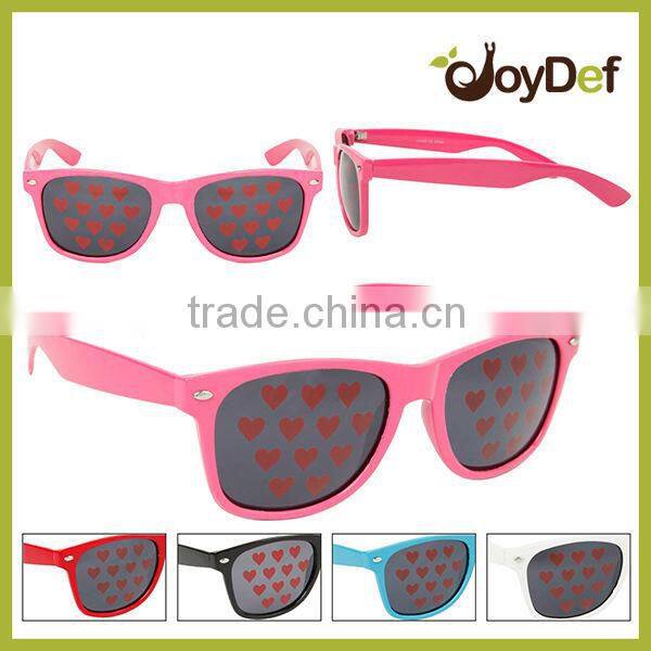 2016 The newest wholesale high quality cheap vintage style eyewear holiday sunglasses with lens