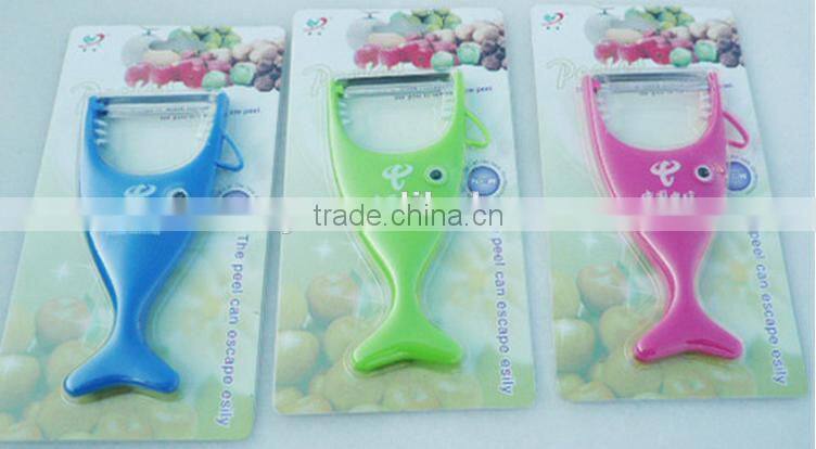 plastic storage fruit and vegetable peeler