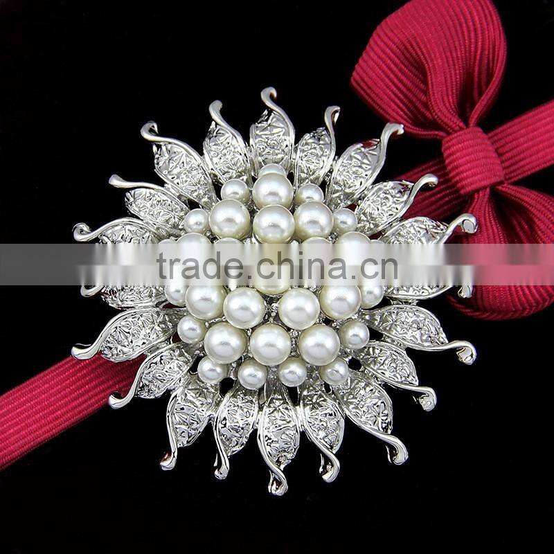 Wholesale women christmas brooch 2016 rhinstone snowflake christmas brooch for wedding