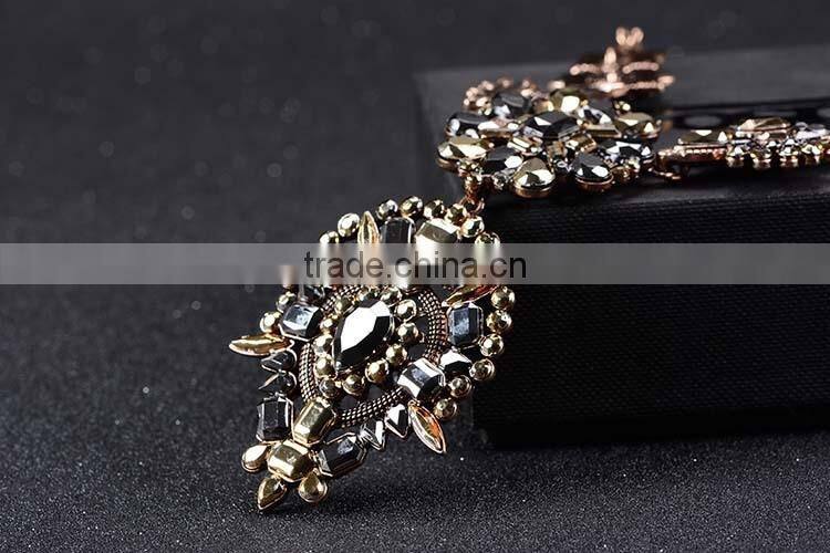 Latest Design Flower Shape China Factory Wholesale crysal diamond stone Jewelry Pearl Necklace
